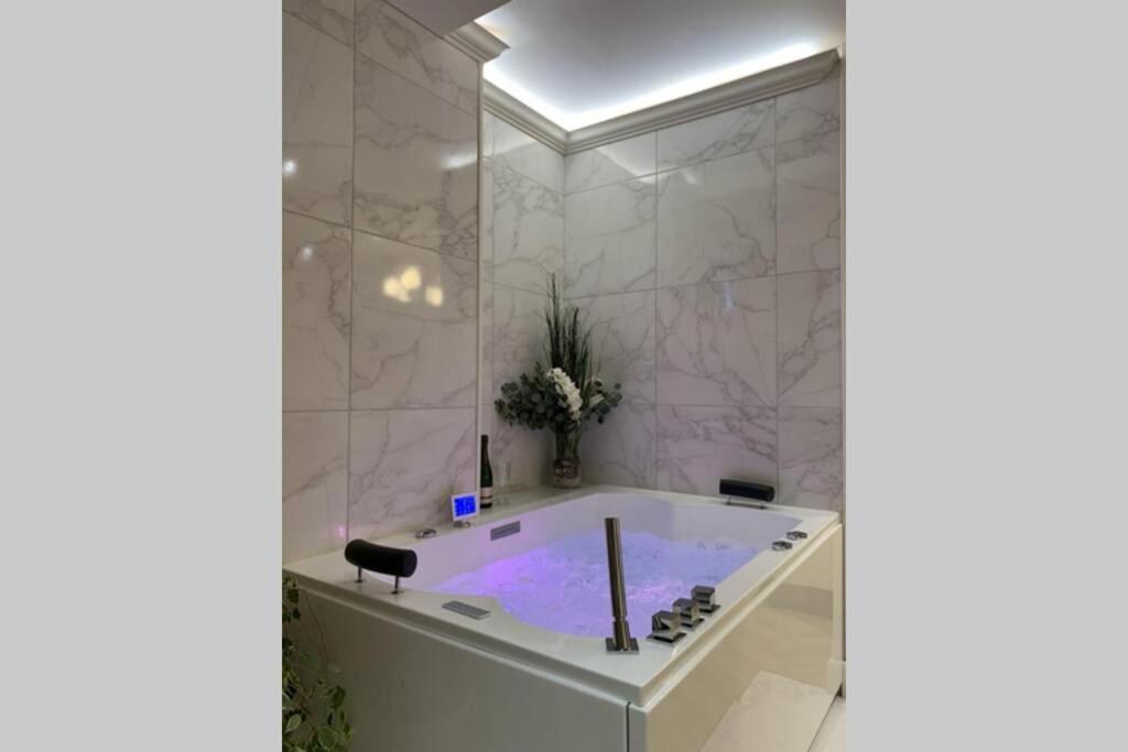 V' Appart Spa Haussmannien Troyes Extérieur photo
